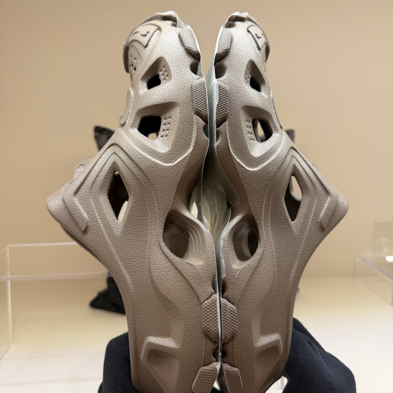 Balenciaga 咖色洞洞鞋 🤎🤎39/防塵袋-14