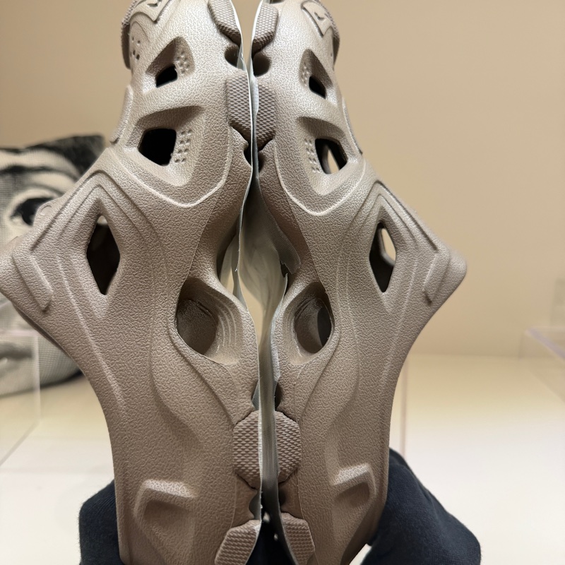 Balenciaga 咖色洞洞鞋 🤎🤎39/防塵袋-15