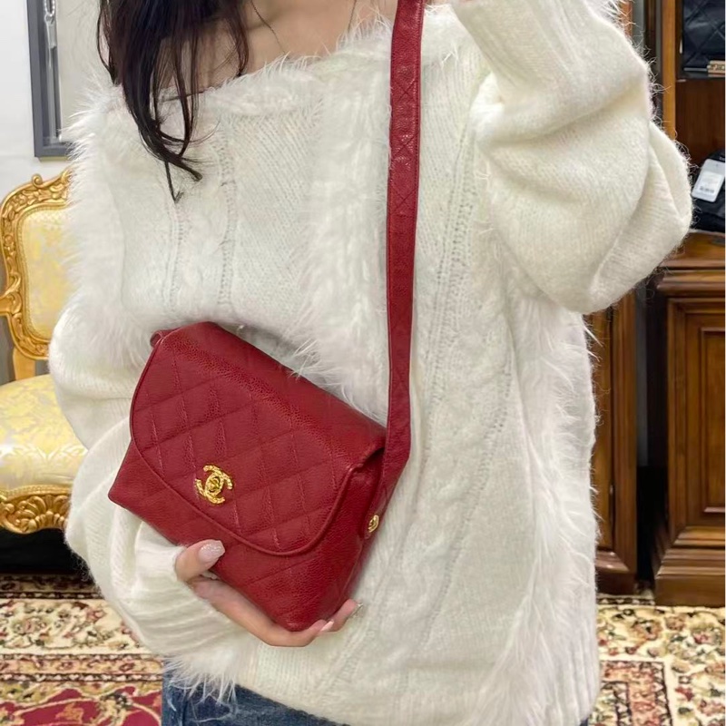 「JL精品代購」紅色荔枝牛皮超級可愛的小鳥扣小盒子斜挎包-1