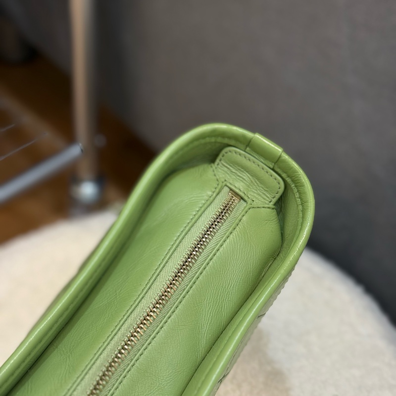 Chanel 23c牛油果綠 小號流浪包🥑最新晶片款-9