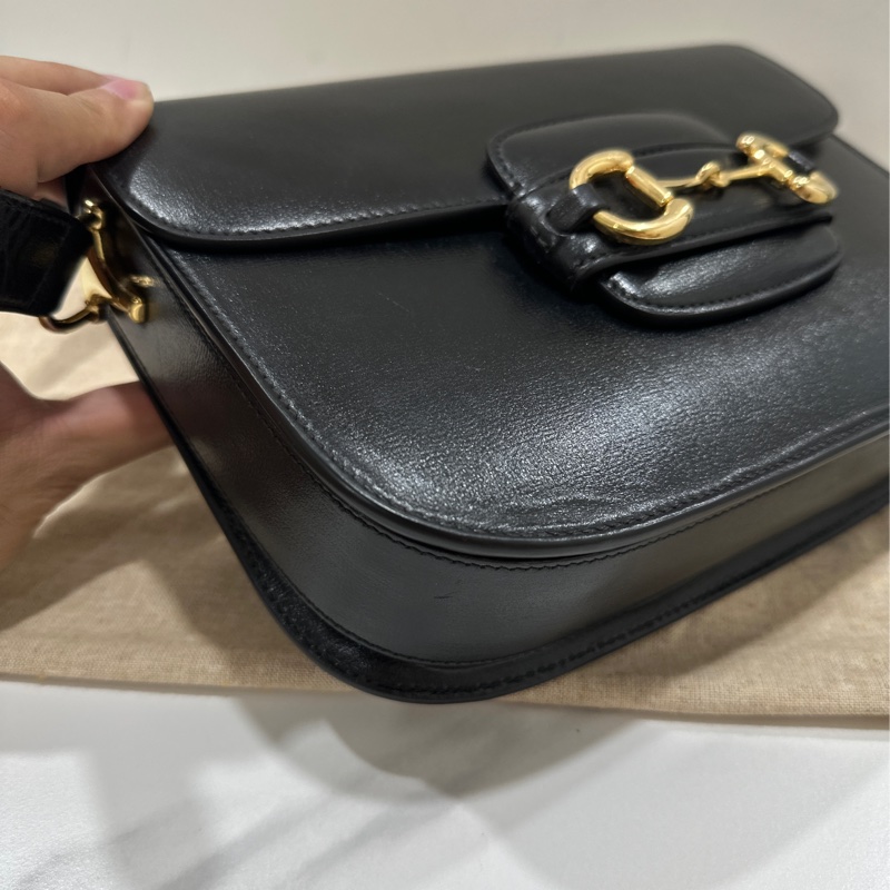GUCCI Horsebit 1955金扣牛皮黑色肩背包-6