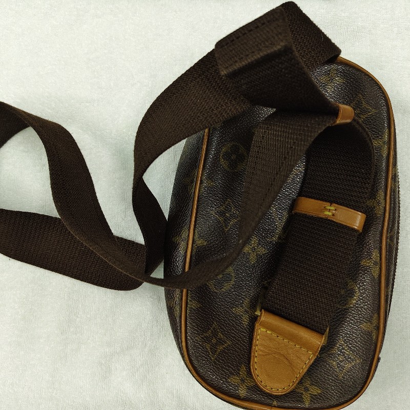 LOUIS VUITTON 傳統花色斜背腰包-1