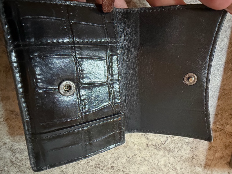 BALENCIAGA 鱷魚壓紋短夾-11