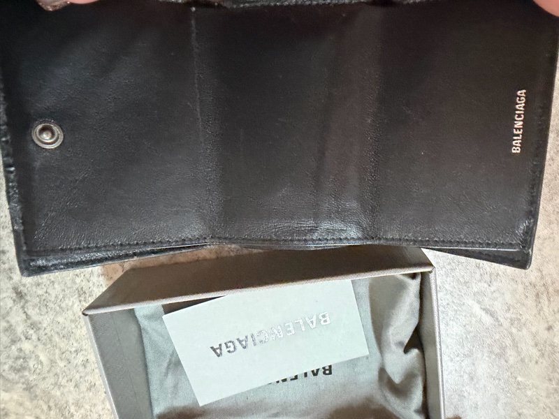 BALENCIAGA 鱷魚壓紋短夾-20