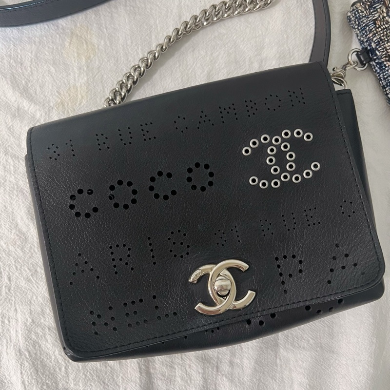 ෆ Chanel牛皮鏤空口蓋包🖤限定款🈶購證-11