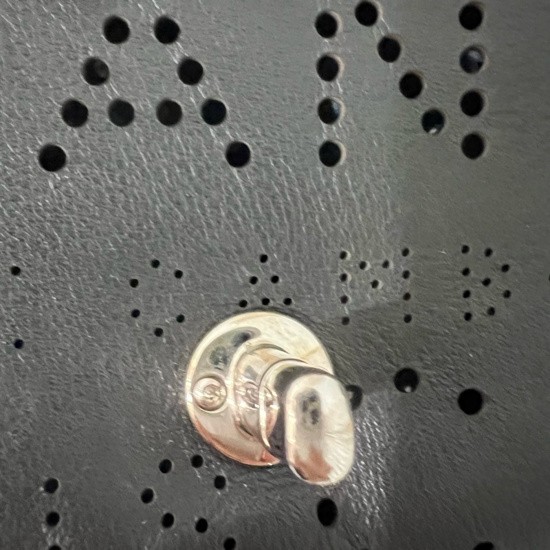 ෆ Chanel牛皮鏤空口蓋包🖤限定款🈶購證-24