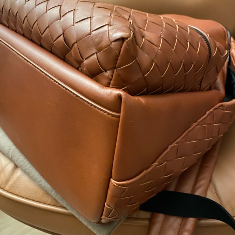 BOTTEGA VENETA 牛皮拉鍊後背包.磚紅 焦糖色-4