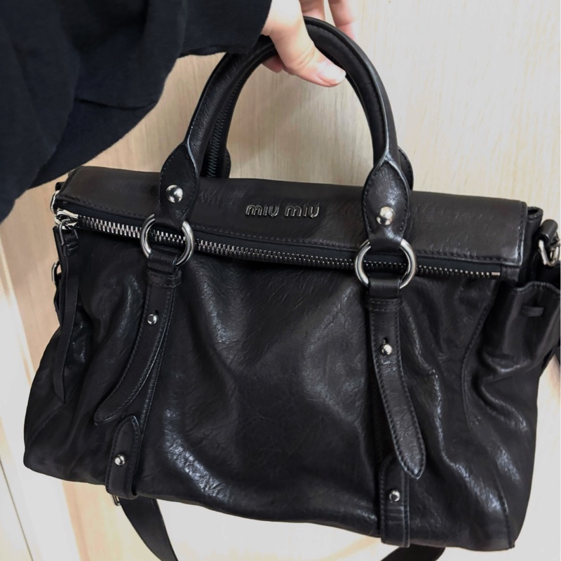 Miumiu黑銀飄帶機車包中號ᙏ̤̫ᙏ̤̫-3