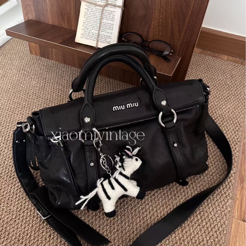 Miumiu黑銀飄帶機車包中號ᙏ̤̫ᙏ̤̫-5