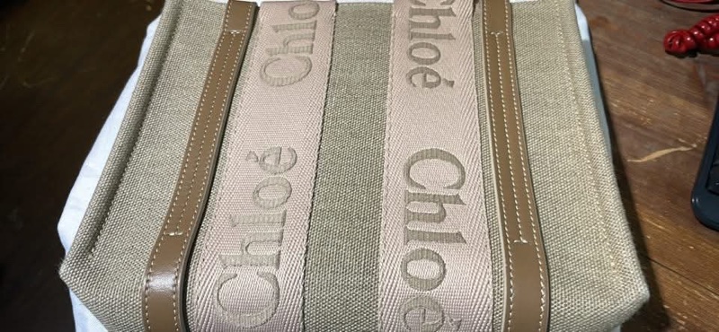 Chloe woody 刺繡款亞麻奶茶 (粉奶茶色係!)超美 很少背 近全新 代購購入的 正品保證!!可驗貨平台也會檢驗 尺寸約26*20-9