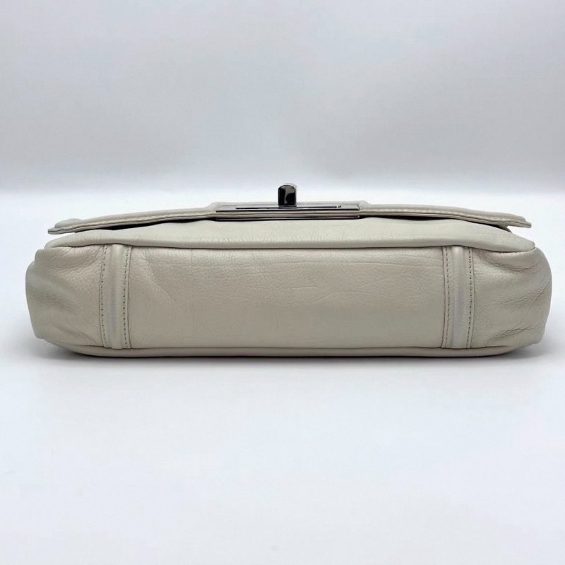 CHANEL 2.55奶油白銀大方扣肩背斜背包18*13*6 98新配件塵袋保卡-3