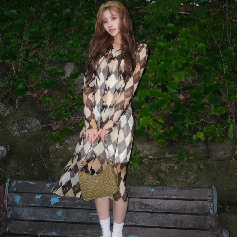 ෆ Prada 三合一草編hobo🔥明星愛用款-1