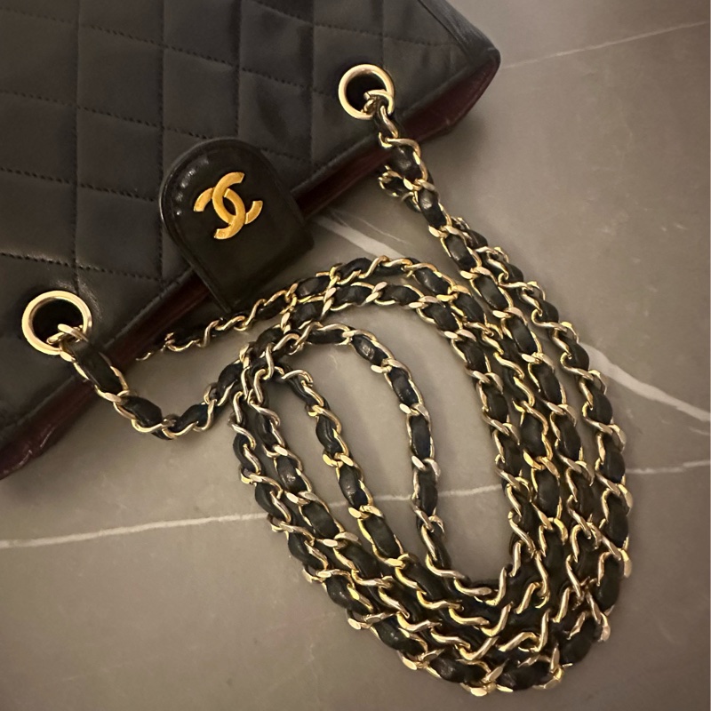 (MYMluxurybag) 小巧20.5cm Chanel 黒金 肩背袋  全皮 小有款-17