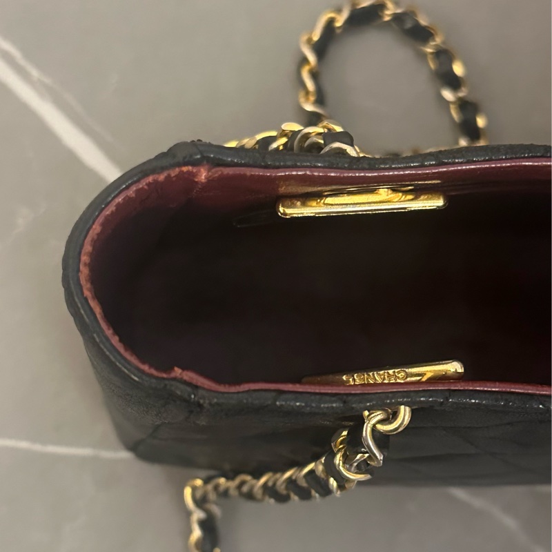 (MYMluxurybag) 小巧20.5cm Chanel 黒金 肩背袋  全皮 小有款-37