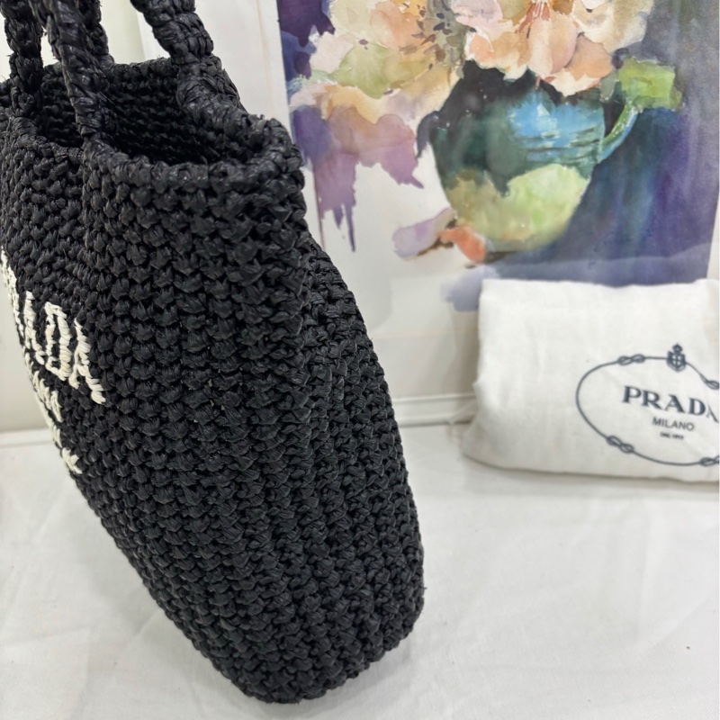 Prada 普拉達 黑色 拉菲草鏤空編織購物袋 閒置 沙灘包 手提包菜籃 三角標 ins博主人手一隻的爆款 耐看且實用-4