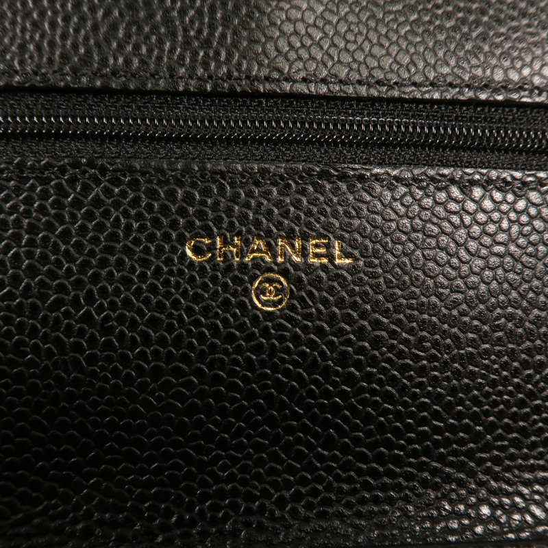 CHANEL 牛皮皮革WOC Wallet On Chain金扣鏈帶肩背袋-11