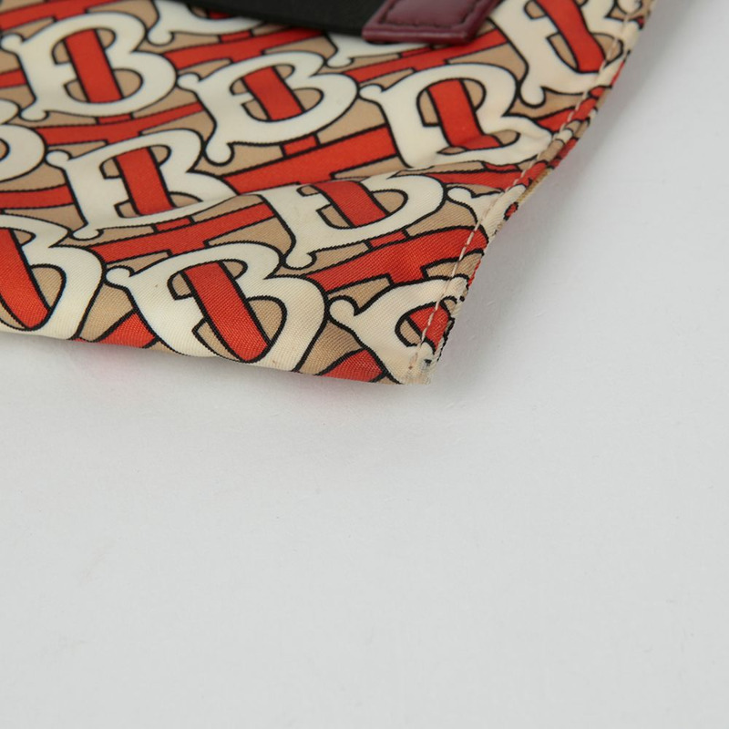 BURBERRY 字母帶手拿包-6