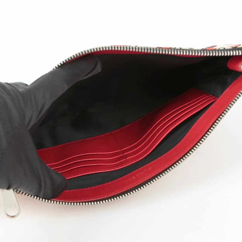 BURBERRY 字母帶手拿包-11