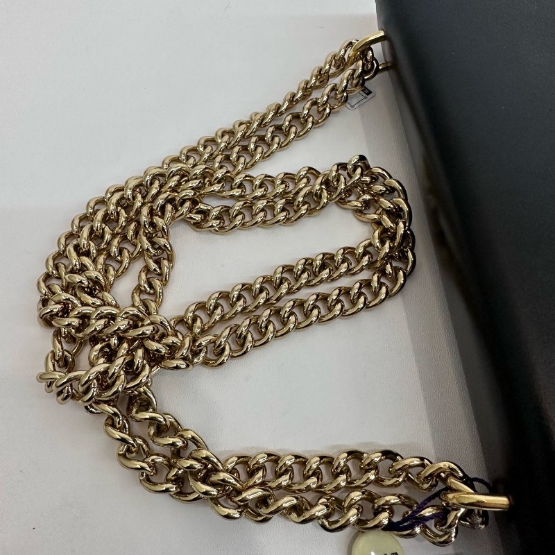 Louis Vuitton/路易威登全皮黑金大logo 肩背包斜背包 底長20.5cm。-8