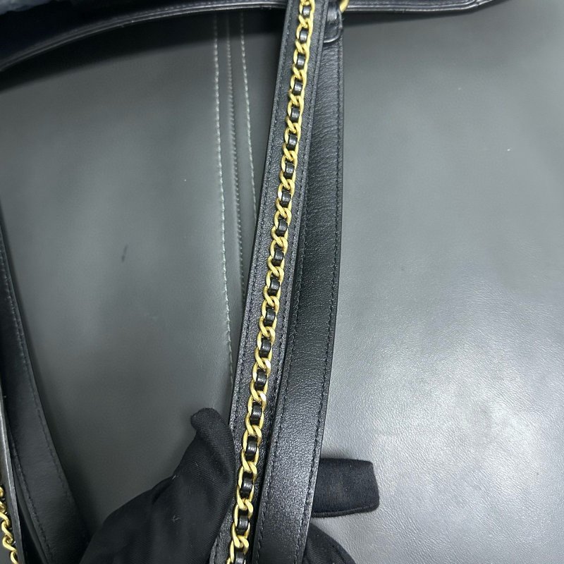 Chanel 22B tote-15