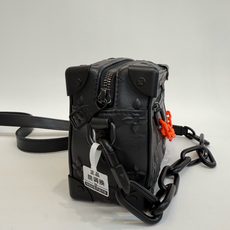 Louis Vuitton/路易威登黑色全皮老花浮雕橙色鏈條軟盒子 斜背包 晶片款-3