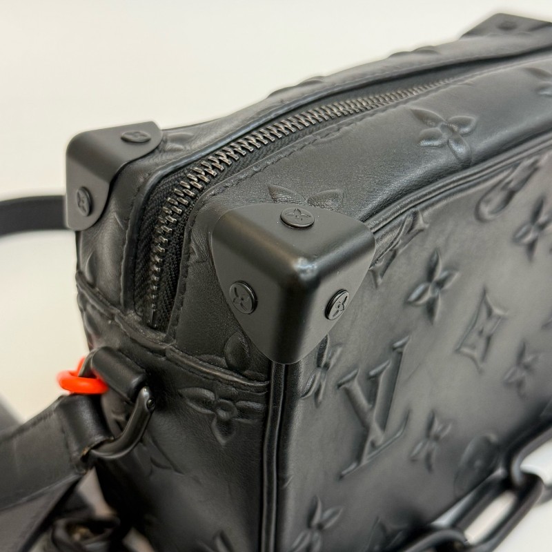 Louis Vuitton/路易威登黑色全皮老花浮雕橙色鏈條軟盒子 斜背包 晶片款-8