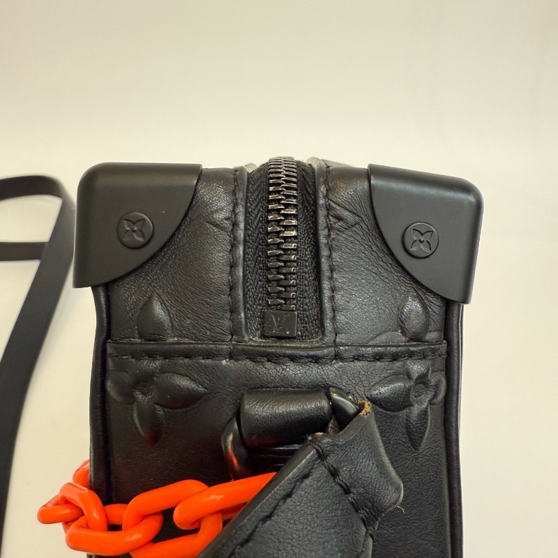 Louis Vuitton/路易威登黑色全皮老花浮雕橙色鏈條軟盒子 斜背包 晶片款-10