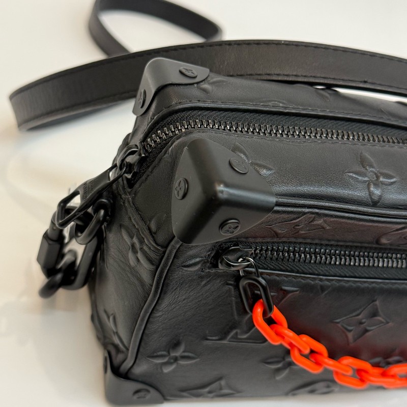 Louis Vuitton/路易威登黑色全皮老花浮雕橙色鏈條軟盒子 斜背包 晶片款-19