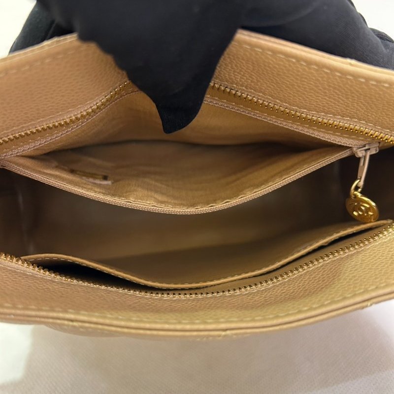 CHANEL米色荔枝金幣包-8