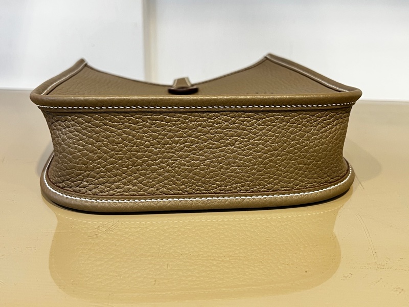 Hermes 大象灰T/C皮Mini Evelyne 金釦藍背帶-7