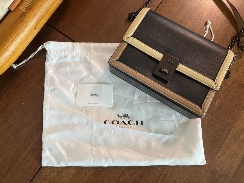 COACH 黑色方形兩用側肩包-2