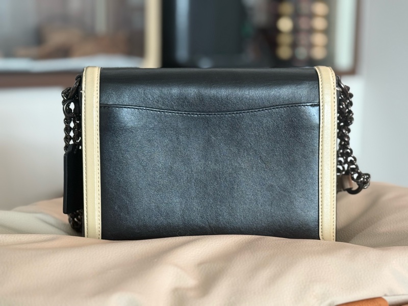 COACH 黑色方形兩用側肩包-6