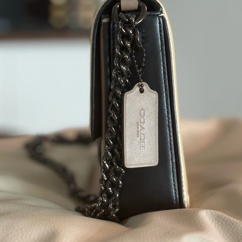 COACH 黑色方形兩用側肩包-9