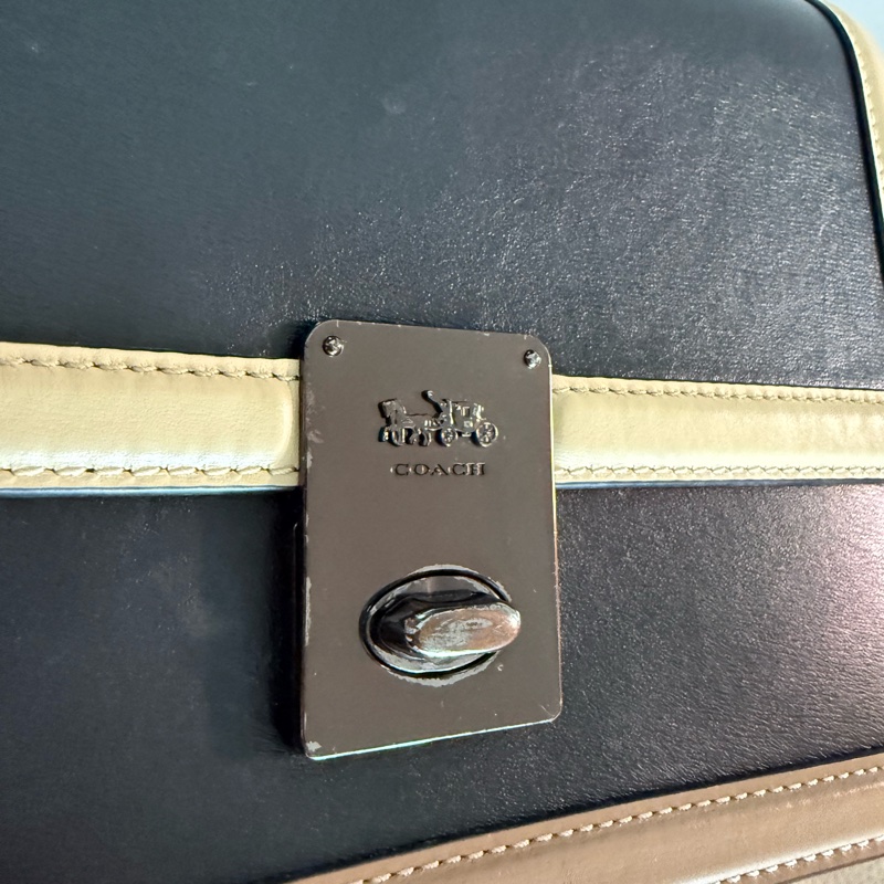 COACH 黑色方形兩用側肩包-10