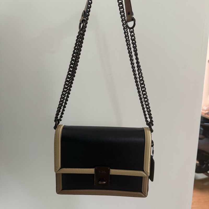 COACH 黑色方形兩用側肩包-12