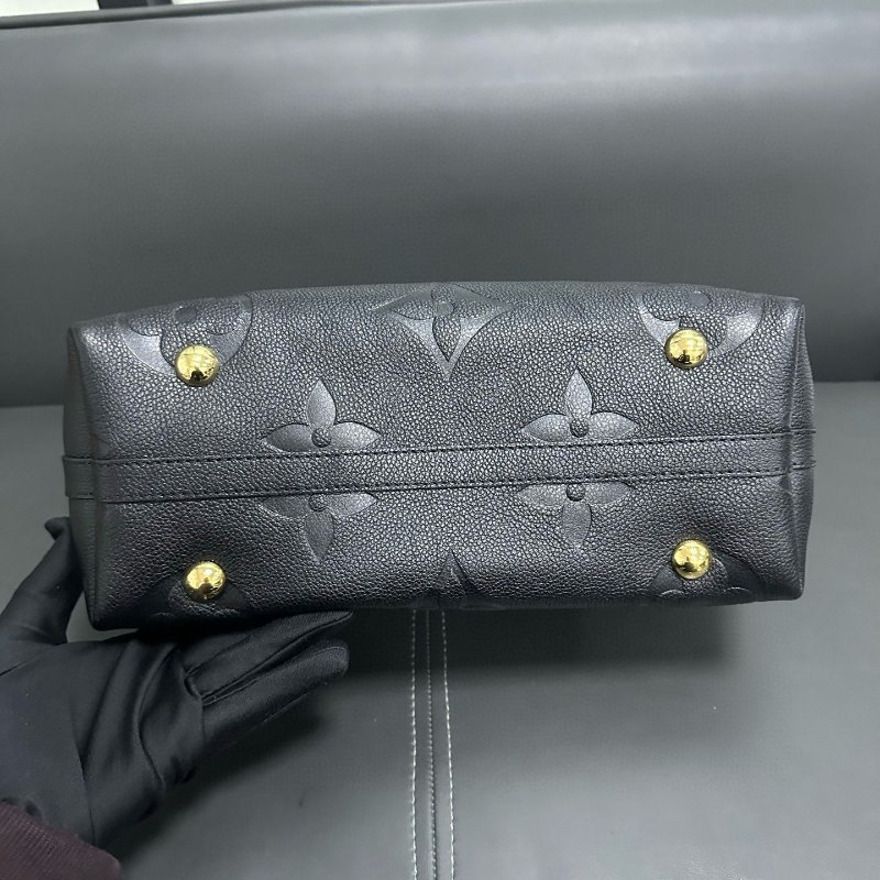 LV Carryall 小號 黑色全皮壓紋-5
