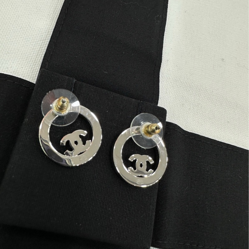CHANEL/香奈兒 銀色鏤空水鑽雙C 耳環 閒置-2