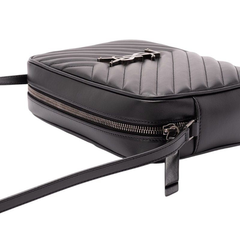 【YSL】SAINT LAURENT Lou Camera V紋 絎縫皮革 銀釦 相機袋 肩背包 斜背包 黑色 761554-2