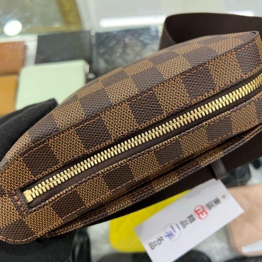 東區正精品㊣LV N51994 近全新咖啡色棋盤格咖格胸口包斜背包 RZ5755-5