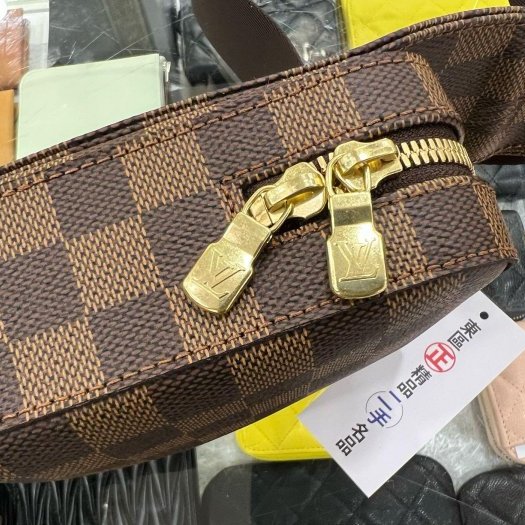 東區正精品㊣LV N51994 近全新咖啡色棋盤格咖格胸口包斜背包 RZ5755-6