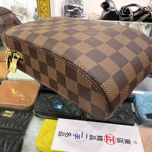 東區正精品㊣LV N51994 近全新咖啡色棋盤格咖格胸口包斜背包 RZ5755-7