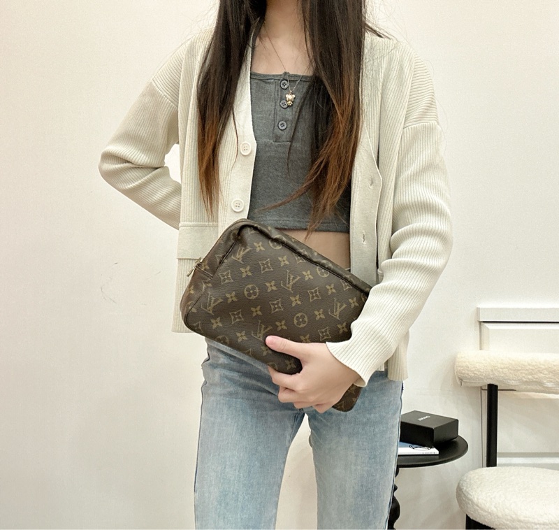 Louis Vuitton 經典化妝包-17