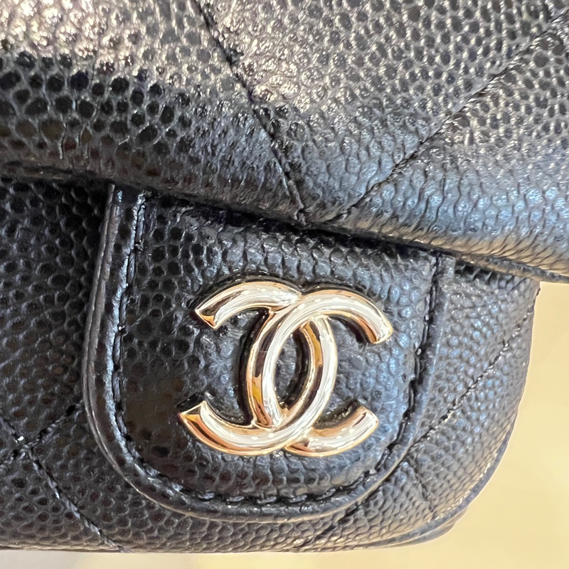 Chanel 黑荔枝牛皮Duma 中號淡金釦前口袋後背包AS4398-13