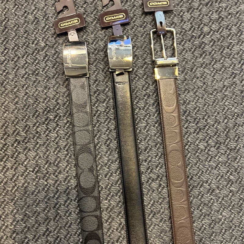 🤎Coach皮帶 最後三條 全數出清一條都 NT$2500 沒用過 正常閒置痕跡 都是雙面用喔 #老花另一面就是素面 專櫃都要7~8千左右 皮帶寬度 約3cm 男女都適用 腰圍不挑 胖胖跟瘦瘦都可用 可裁剪 賣完為止🤎-1