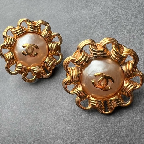 Chanel Vintage 復古太陽花珍珠 耳夾