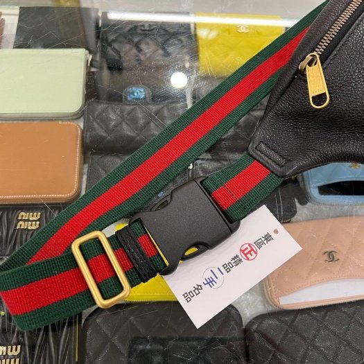 東區正精品㊣GUCCI 530412 黑色全皮綠紅綠LOGO側背包斜背腰包胸口包 RZ5756-6