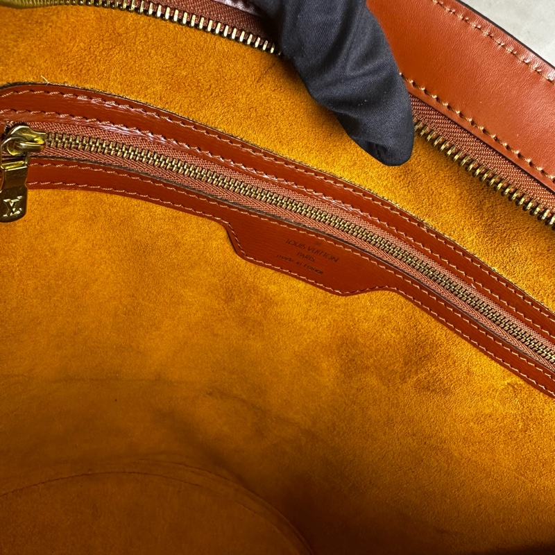 Louis Vuitton Epi 皮革手提包-14