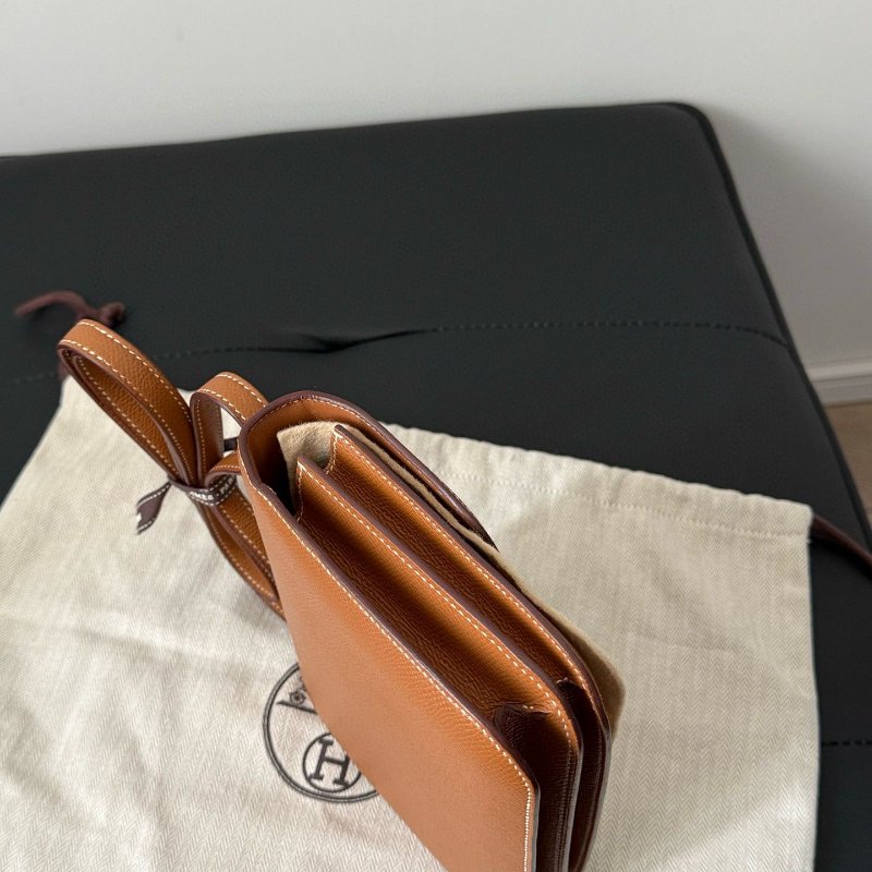 Hermes Constance 19-7