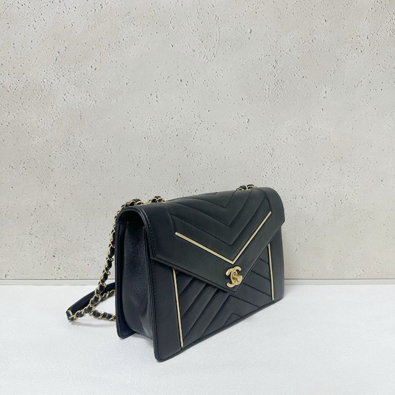 Chanel flap bag-3