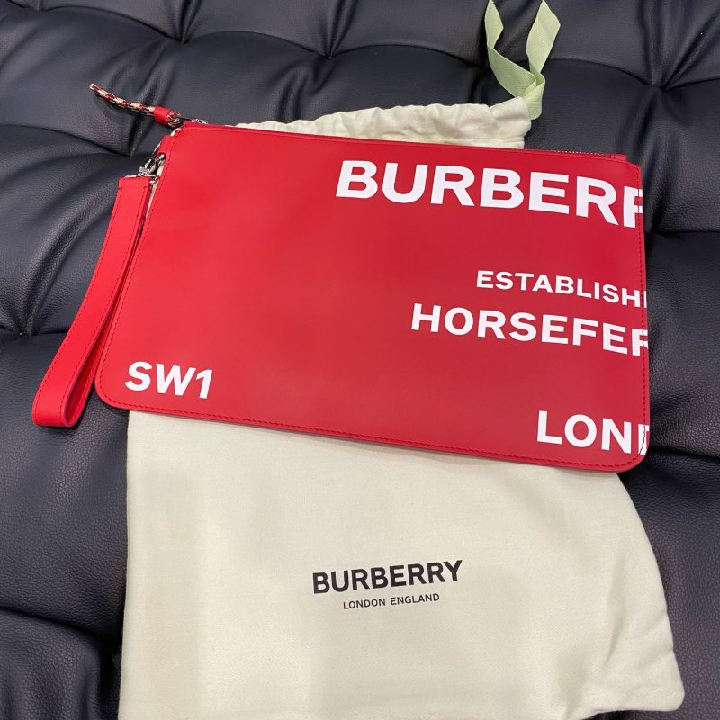 💎Han's house精品服飾💎Burberry LOGO 小牛皮 手拿包-0